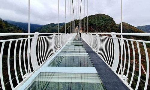 World s longest glass bridge set to open to public in Vietnam on April 30
